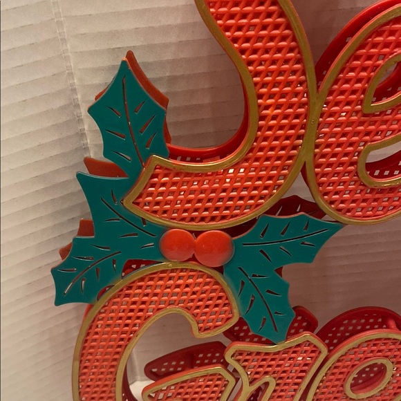 Vintage Red and Green Season's Greetings Sign - Picture 4 of 10